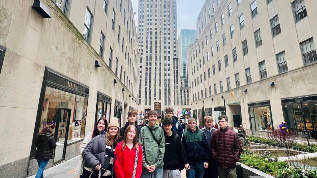 Art & Design students in front of Empire State Building